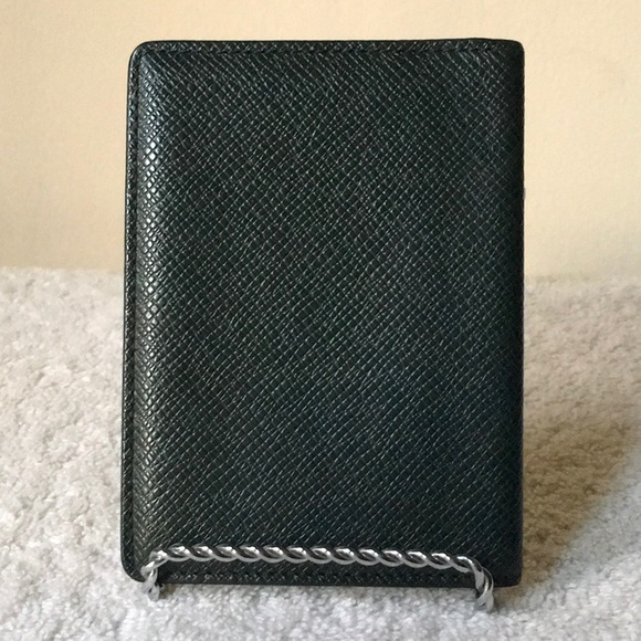 Louis Vuitton "Porte Cartes" Bifold Card Holder in Green Taiga Leather - Picture 2 of 7